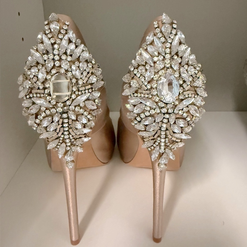 Badgley Mischka Blush Peep Toe Heels - Picture 2 of 2